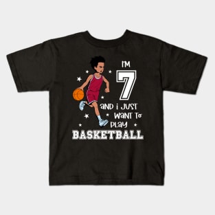 Boy plays basketball - I am 7 Kids T-Shirt